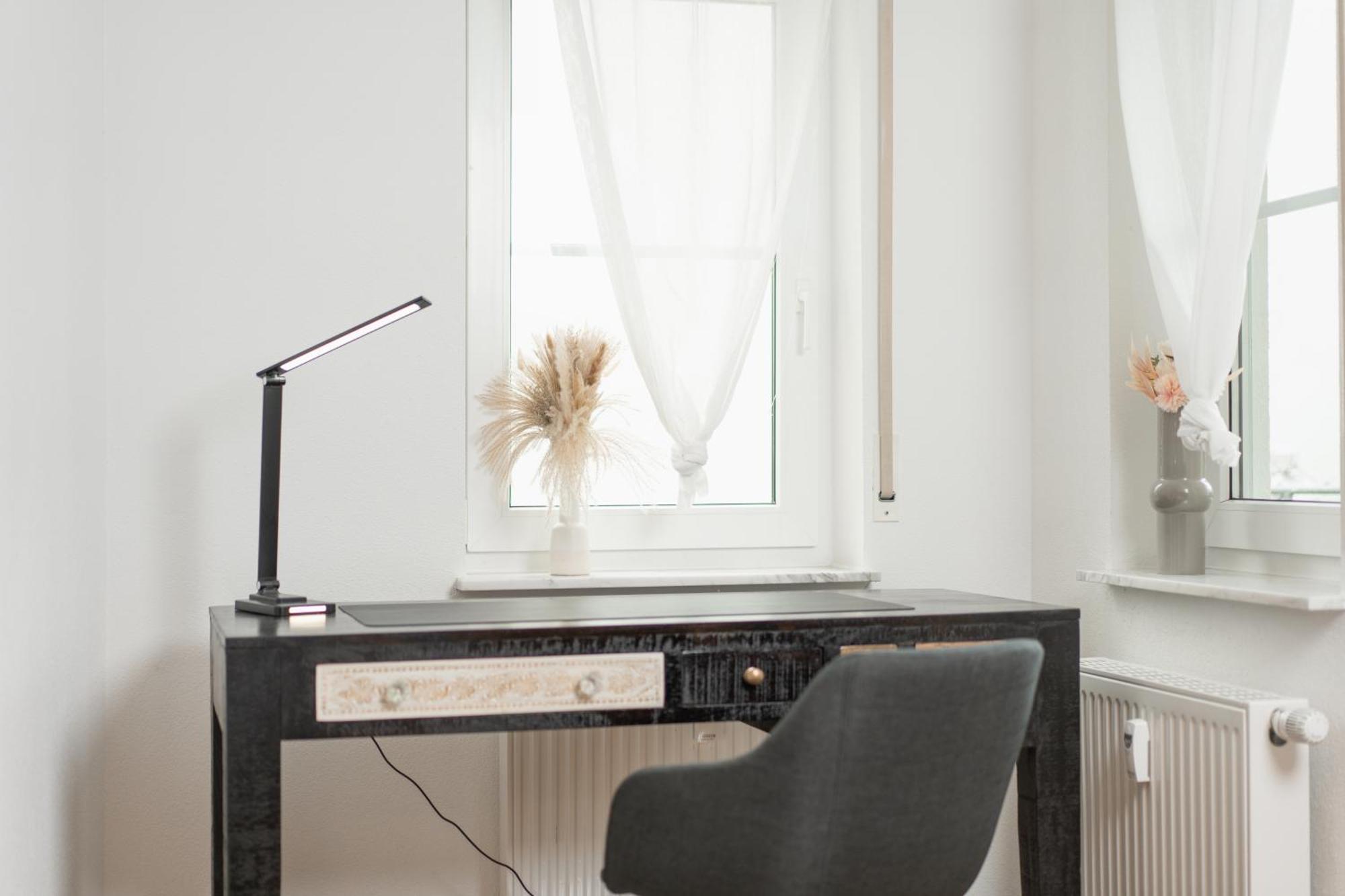 Untersee-Suite Istayunixi Seenaehe-Terrasse-Workspace-Netflix-Parkplatz Radolfzell am Bodensee Exterior foto